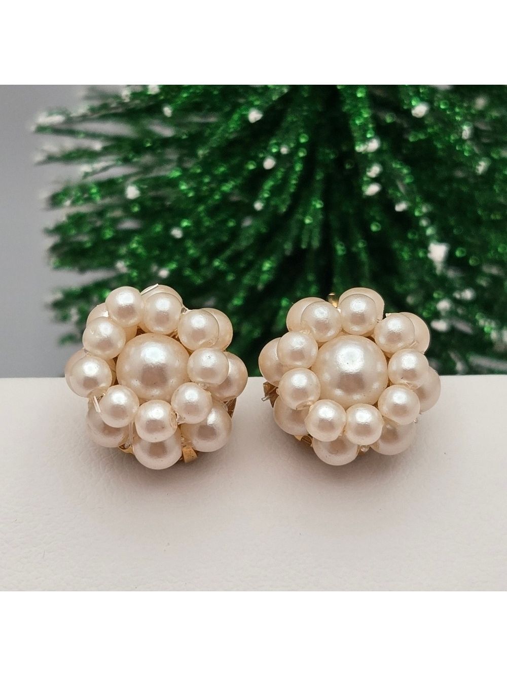 Cluster Faux Pearl Flower Clip On Earrings Handmade Bridal Wedding NWOT Vintage